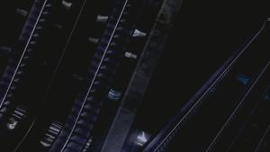 Bild av rulltrappor.